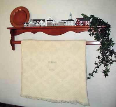 Country Quilt Rack Shelf - FurniturePlans.com